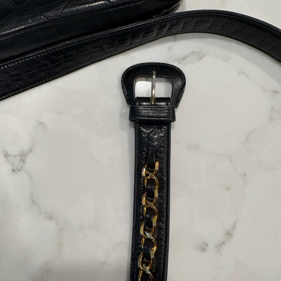 Vintage authentic Chanel belt bag - Picture 13 of 16